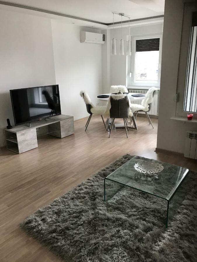 Apartman Oslo Belgrado Esterno foto